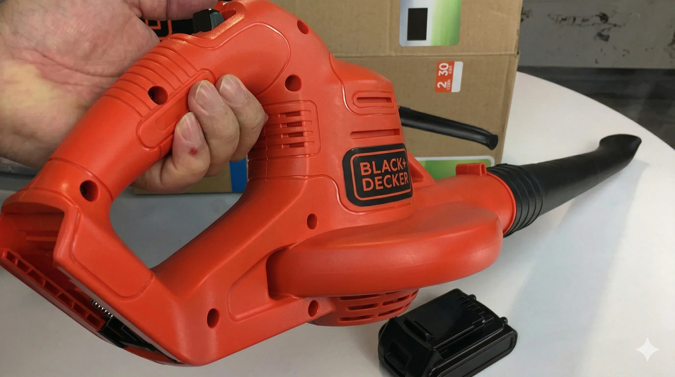 Black+Decker 20V MAX Sweeper